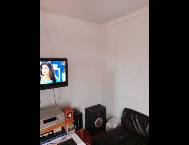 2 BEDROOM HOUSE FOR SALE IN ZONKIZIZWE